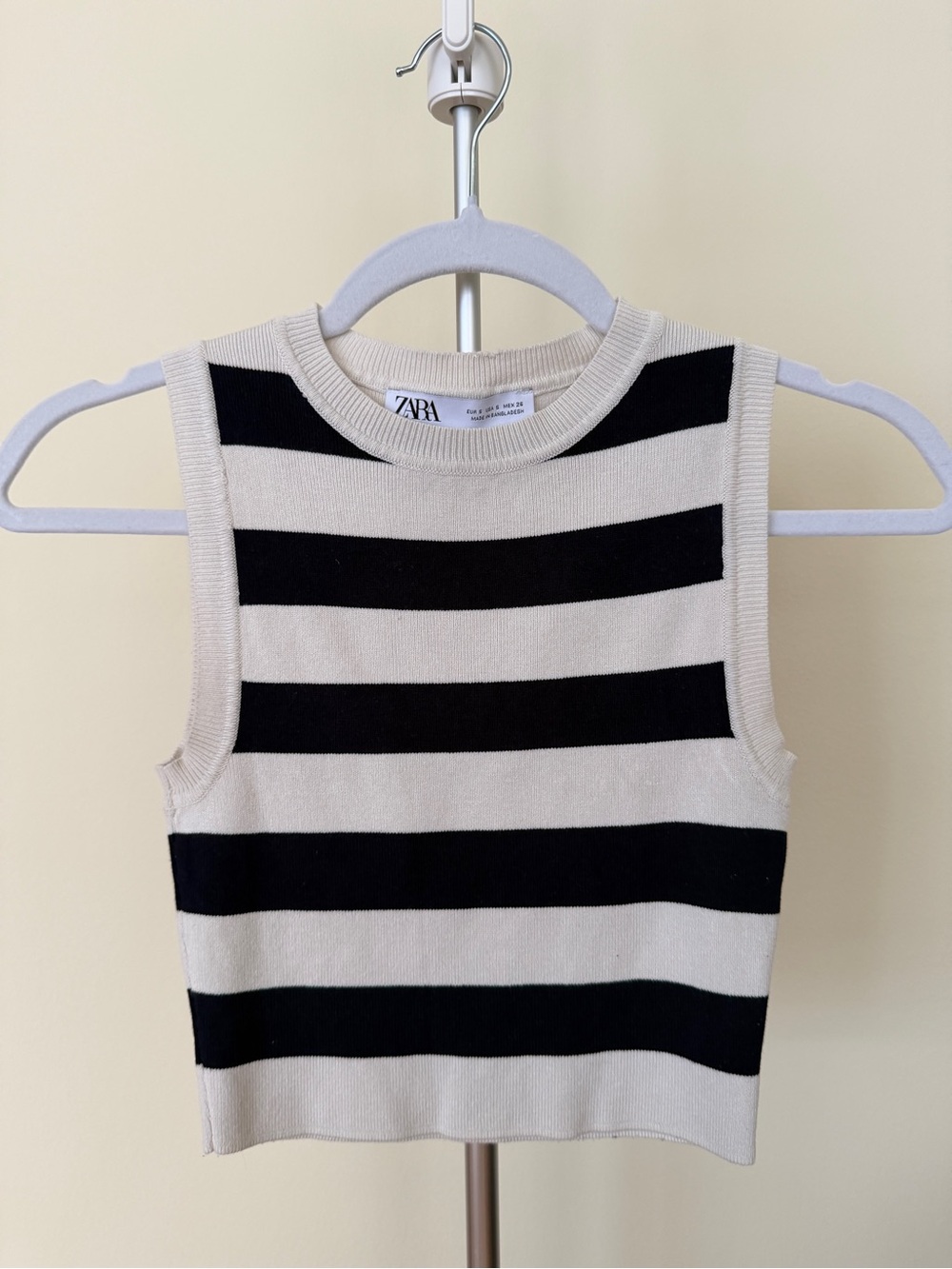 Zara Black and Cream Striped Cropped Knit Tank